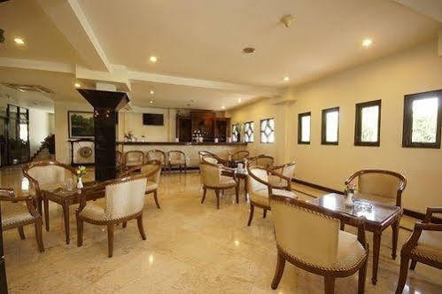Bahari Inn Tegal Exterior foto